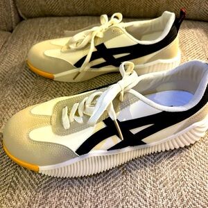 Light Beige and Black Women's Athletic Sneakers - Casual Trainer